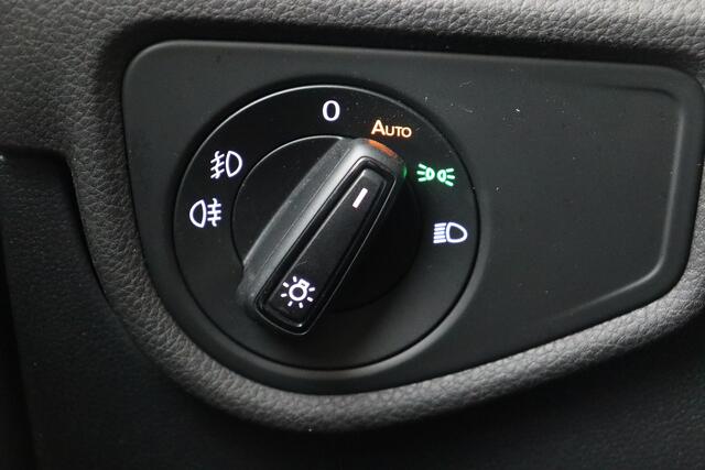 Volkswagen Touran TRENDLINE 2.0TDI TRENDLINE 2.0TDI + GPS + CAMERA + PDC + CRUISE + PANO DAK + ALU 16