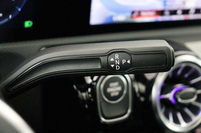 Mercedes-Benz CLA-Klasse 250 e BUS.SOLUTION iA 8G-DCT SEDAN e BUS.SOLUTION iA 8G-DCT + GPS + LEDER + CARPLAY + CAMERA + PDC + CRUISE + OPEN DAK + ALU 18