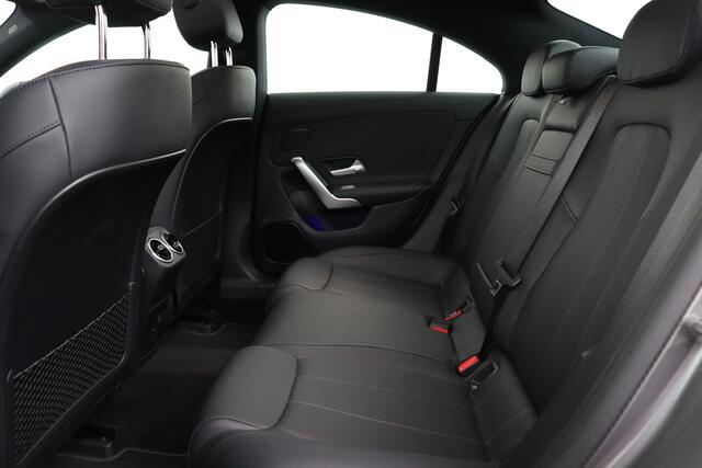 Mercedes-Benz CLA-Klasse 250 e BUS.SOLUTION iA 8G-DCT SEDAN e BUS.SOLUTION iA 8G-DCT + GPS + LEDER + CARPLAY + CAMERA + PDC + CRUISE + OPEN DAK + ALU 18