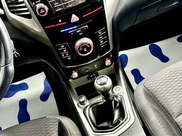 Ssangyong Tivoli 1.6i e-XGi 128cv CRYSTAL CITY