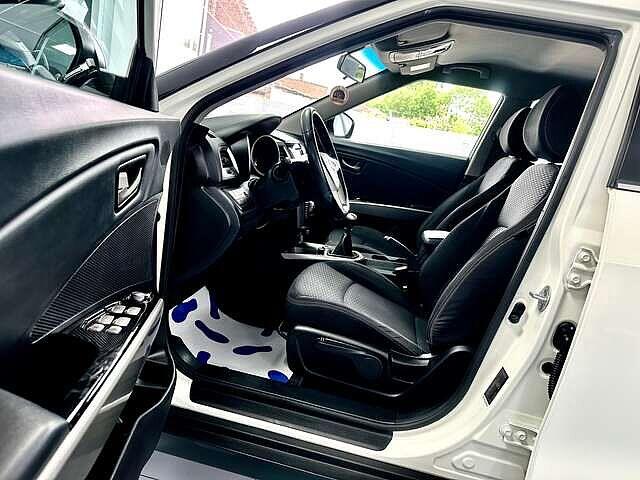 Ssangyong Tivoli 1.6i e-XGi 128cv CRYSTAL CITY