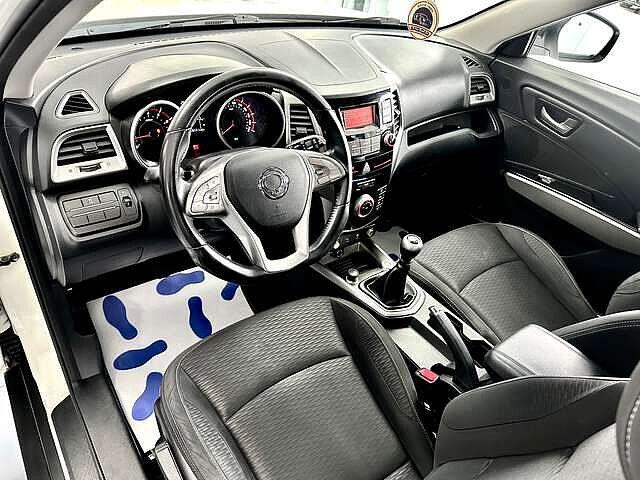 Ssangyong Tivoli 1.6i e-XGi 128cv CRYSTAL CITY