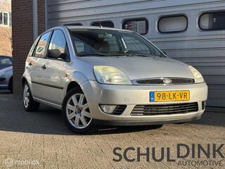 FORD FIESTA 1.4-16V Ghia AUTOMAAT|TREKHAAK|AIRCO|ELEKTRISCHE RAMEN