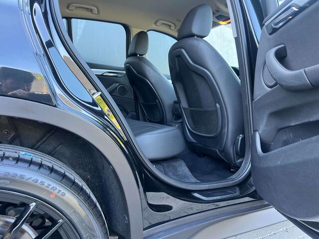 BMW X1 2.0 dA sDrive18 Leder/Navigatie-Pro/Carplay/PDC...