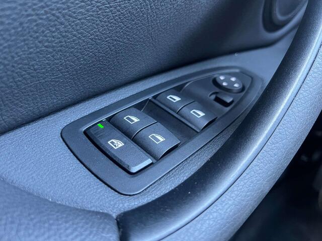 BMW X1 2.0 dA sDrive18 Leder/Navigatie-Pro/Carplay/PDC...
