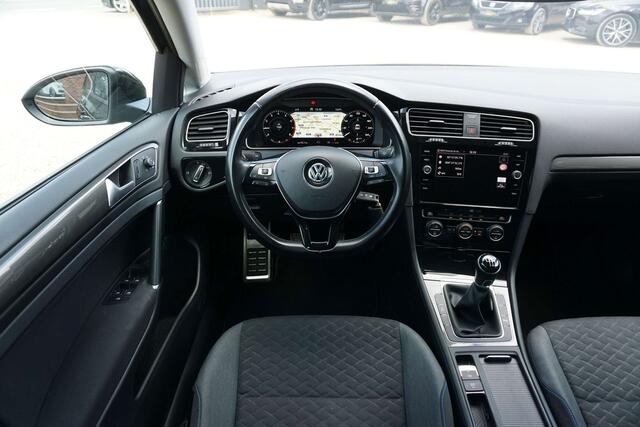 Volkswagen Golf 1.0 TSI R-LINE COCKPIT NAVI DISTRONIC CAM PDC 6d-T