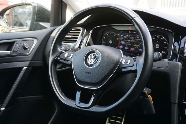 Volkswagen Golf 1.0 TSI R-LINE COCKPIT NAVI DISTRONIC CAM PDC 6d-T