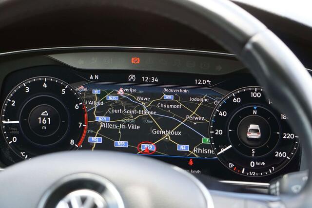 Volkswagen Golf 1.0 TSI R-LINE COCKPIT NAVI DISTRONIC CAM PDC 6d-T