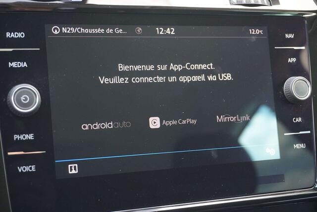 Volkswagen Golf 1.0 TSI R-LINE COCKPIT NAVI DISTRONIC CAM PDC 6d-T