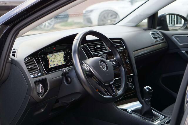 Volkswagen Golf 1.0 TSI R-LINE COCKPIT NAVI DISTRONIC CAM PDC 6d-T