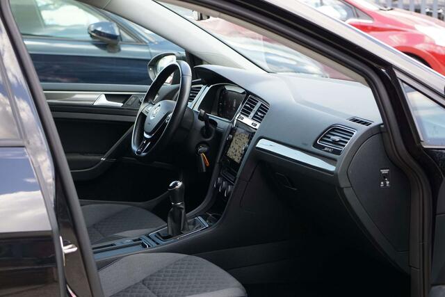 Volkswagen Golf 1.0 TSI R-LINE COCKPIT NAVI DISTRONIC CAM PDC 6d-T