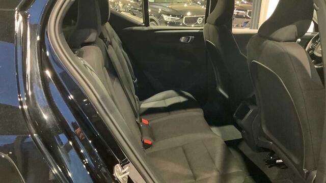 Volvo XC40 Essential, T2 automatic, Benzine + Navi + Park Assist + ....