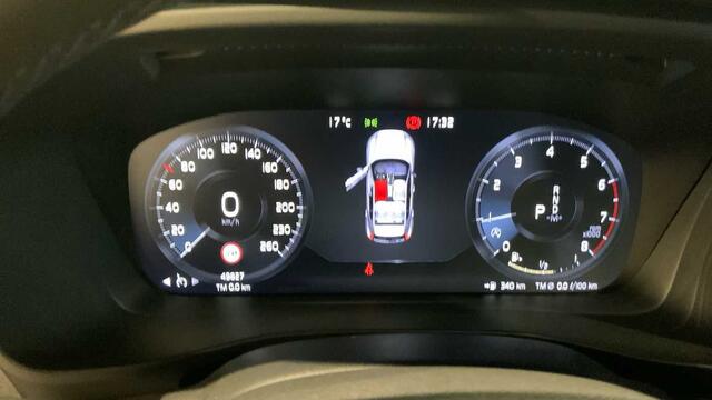 Volvo XC40 Essential, T2 automatic, Benzine + Navi + Park Assist + ....