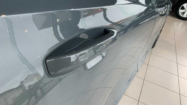 Volvo V60 Recharge Core, T6 AWD plug-in hybrid, Elektrisch/benzine, Bright + Navi + Driver