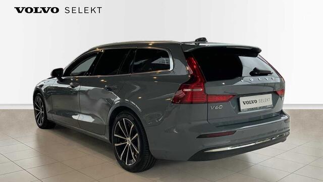 Volvo V60 Recharge Core, T6 AWD plug-in hybrid, Elektrisch/benzine, Bright + Navi + Driver