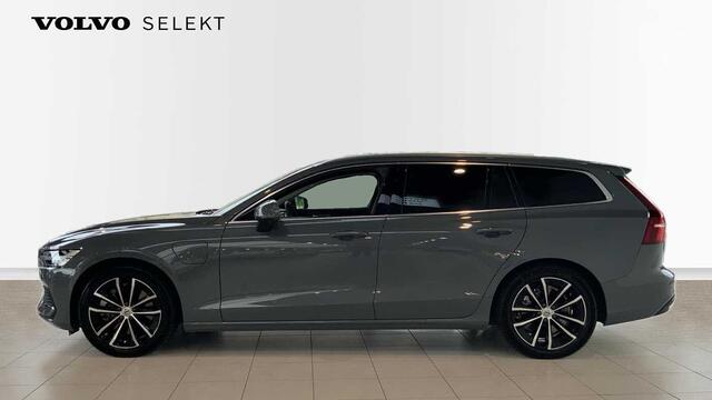 Volvo V60 Recharge Core, T6 AWD plug-in hybrid, Elektrisch/benzine, Bright + Navi + Driver