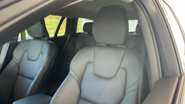 Volvo V60 II Plus, B4 Mild-Hybrid, Benzine Dark + Leder + Harman Kardon +Intellisafe surround