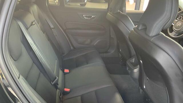 Volvo V60 II Plus, B4 Mild-Hybrid, Benzine Dark + Leder + Harman Kardon +Intellisafe surround