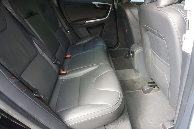 Volvo XC60 2.0 D3 Ocean Race Automaat-Navi-Leder-PDC-Garantie
