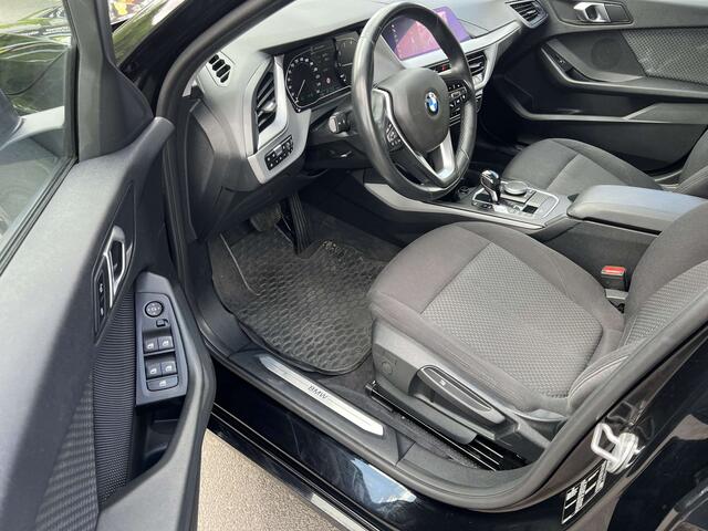BMW 1-Serie 118 118iAbo�te autoNAVICAMERABTAndroidCarPlay
