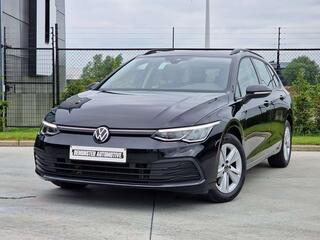 Volkswagen Golf 1.0 etsi/Carplay/Heated Seats/Camera/Navi/