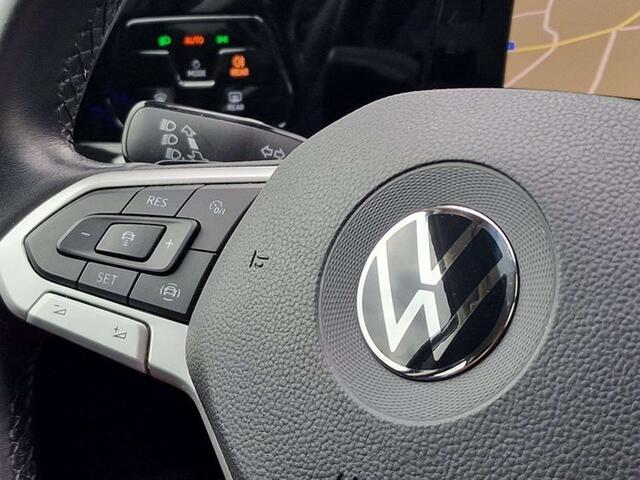 Volkswagen Golf 1.0 etsi/Carplay/Heated Seats/Camera/Navi/