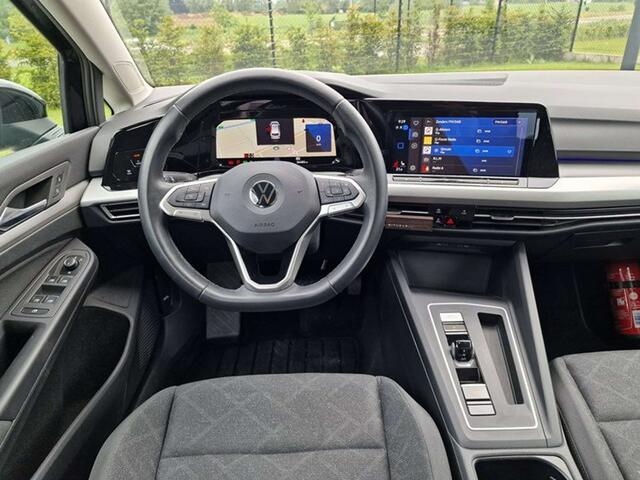 Volkswagen Golf 1.0 etsi/Carplay/Heated Seats/Camera/Navi/