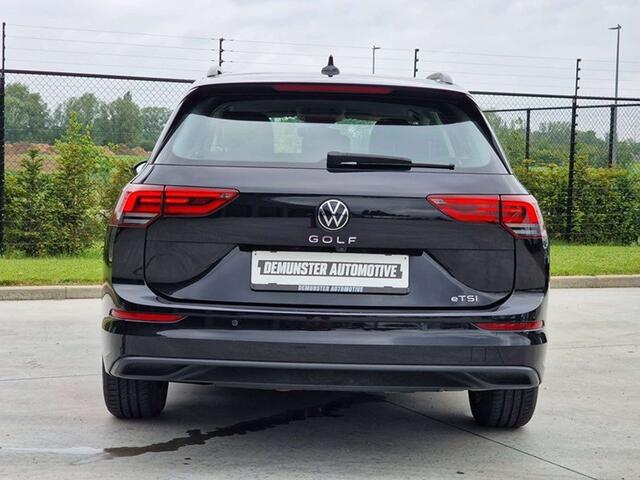 Volkswagen Golf 1.0 etsi/Carplay/Heated Seats/Camera/Navi/