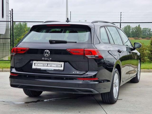 Volkswagen Golf 1.0 etsi/Carplay/Heated Seats/Camera/Navi/