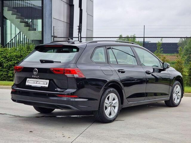 Volkswagen Golf 1.0 etsi/Carplay/Heated Seats/Camera/Navi/