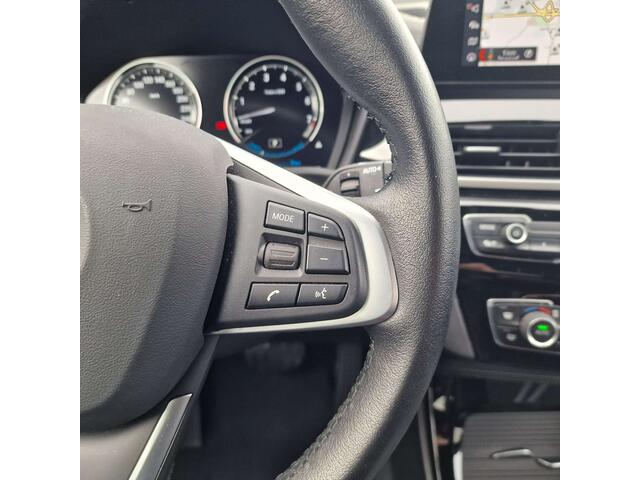 BMW X1 1.5iA xDrive 25e/HUD/Sport Seats/Camera/Trekhaak