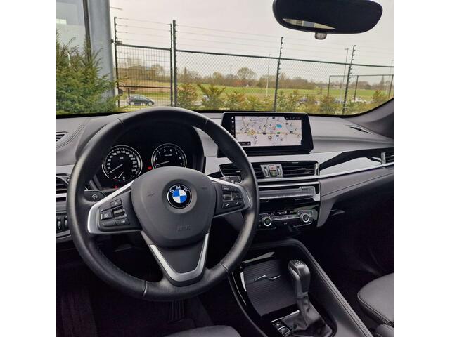 BMW X1 1.5iA xDrive 25e/HUD/Sport Seats/Camera/Trekhaak