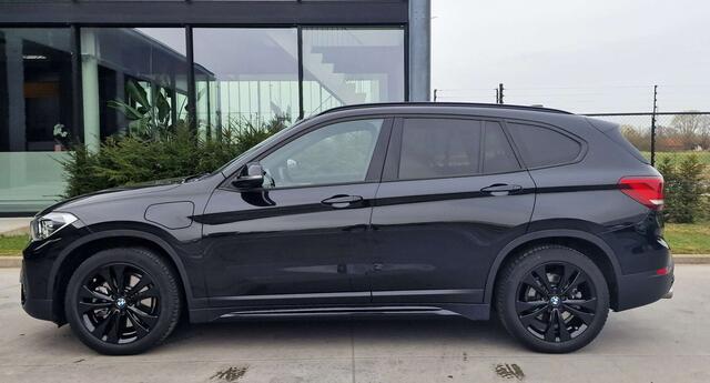 BMW X1 1.5iA xDrive 25e/HUD/Sport Seats/Camera/Trekhaak