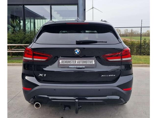 BMW X1 1.5iA xDrive 25e/HUD/Sport Seats/Camera/Trekhaak