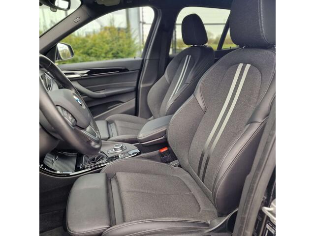 BMW X1 1.5iA xDrive 25e/HUD/Sport Seats/Camera/Trekhaak