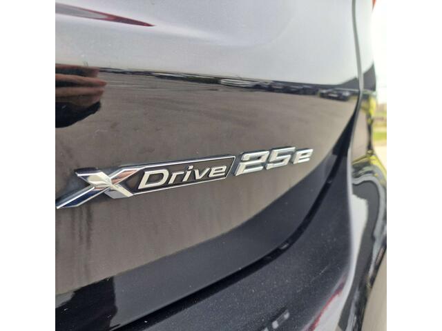 BMW X1 1.5iA xDrive 25e/HUD/Sport Seats/Camera/Trekhaak