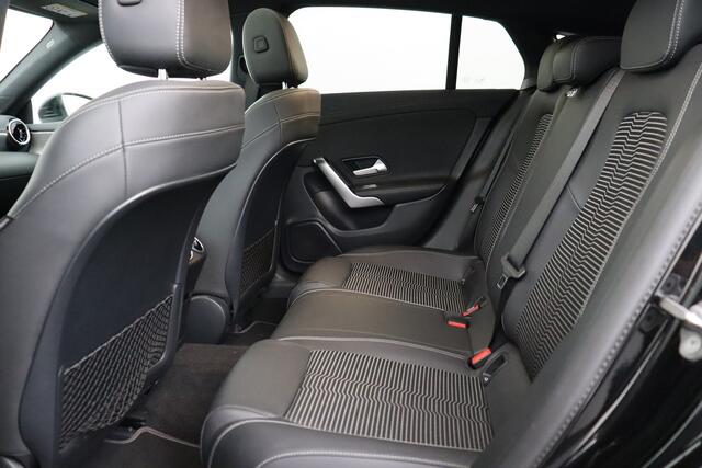 Mercedes-Benz CLA-Klasse 180 SHOOTING BRAKE DA SHOOTING BRAKE DA  + GPS + CAMERA + PDC + CRUISE + OPEN DAK + ALU 18
