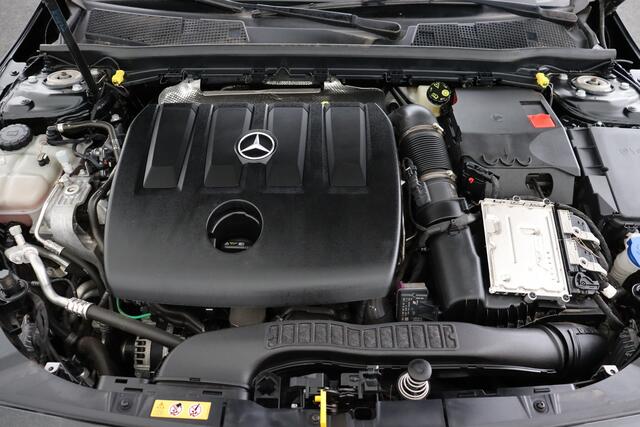 Mercedes-Benz CLA-Klasse 180 SHOOTING BRAKE DA SHOOTING BRAKE DA  + GPS + CAMERA + PDC + CRUISE + OPEN DAK + ALU 18