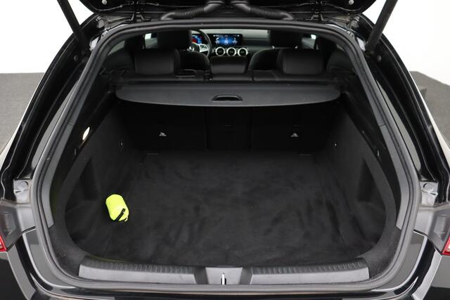 Mercedes-Benz CLA-Klasse 180 SHOOTING BRAKE DA SHOOTING BRAKE DA  + GPS + CAMERA + PDC + CRUISE + OPEN DAK + ALU 18
