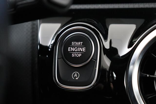 Mercedes-Benz CLA-Klasse 180 SHOOTING BRAKE DA SHOOTING BRAKE DA  + GPS + CAMERA + PDC + CRUISE + OPEN DAK + ALU 18