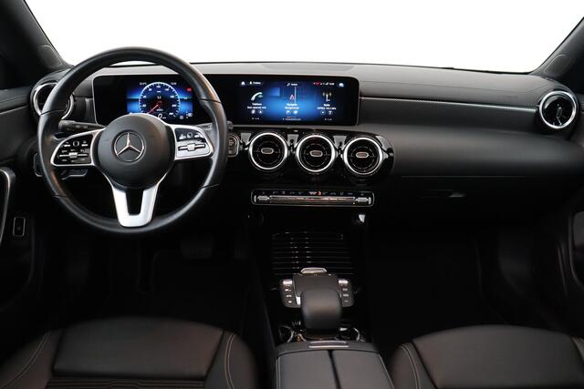 Mercedes-Benz CLA-Klasse 180 SHOOTING BRAKE DA SHOOTING BRAKE DA  + GPS + CAMERA + PDC + CRUISE + OPEN DAK + ALU 18