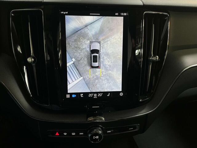 Volvo XC60 2.0 B4 MHEV Plus Dark Leder 21 360�Camera