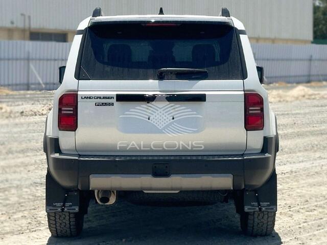 Toyota Land CRUISER Prado 2.8L DSL 4X4 FIRST EDITION AT EXPORT OUT OF EUROPE