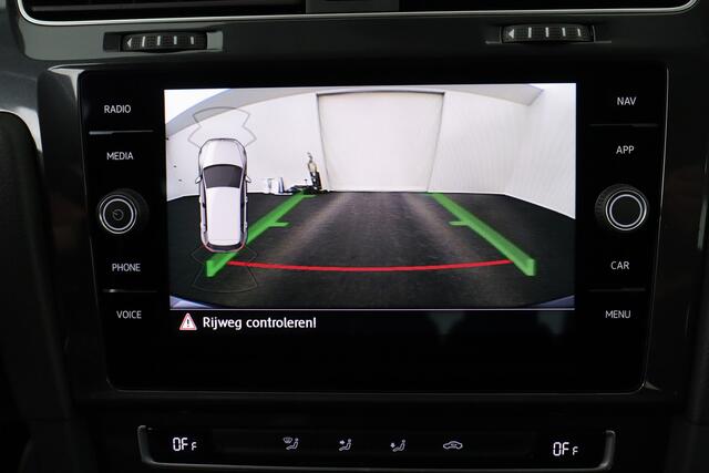 Volkswagen Golf VII TDI VII TDI + CARPLAY + GPS + CAMERA + PDC