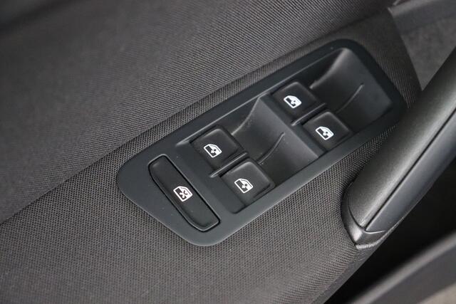 Volkswagen Golf VII TDI VII TDI + CARPLAY + GPS + CAMERA + PDC