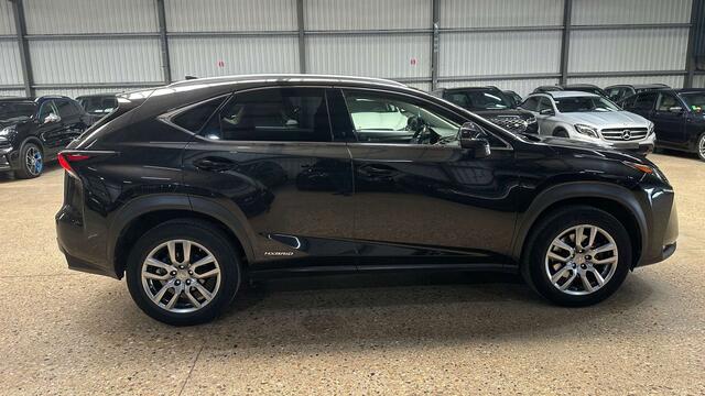 Lexus NX 300h 2.5i AWD Business Edition E-CVT