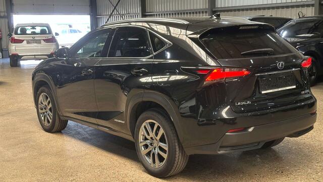 Lexus NX 300h 2.5i AWD Business Edition E-CVT