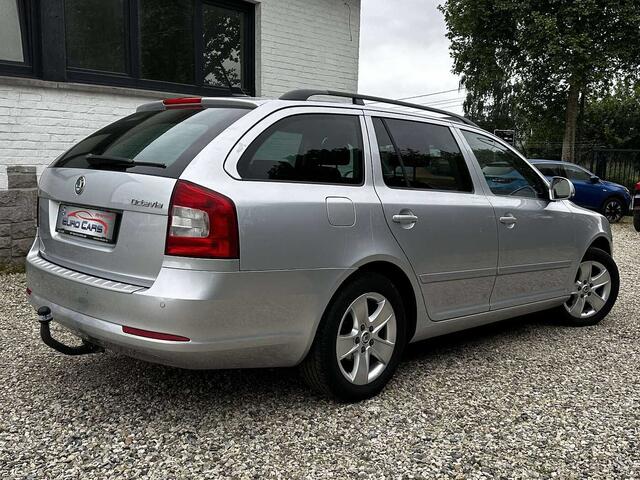 Skoda Octavia SW 1.6 CR TDi Ambition NAVI/SENSOR/CRUISE/BT MUSIC