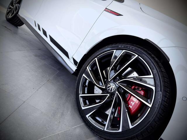 Volkswagen Golf 2.0TSI DSG CLUBSPORTHARMAN.KARDONCARPLAYCAMERA