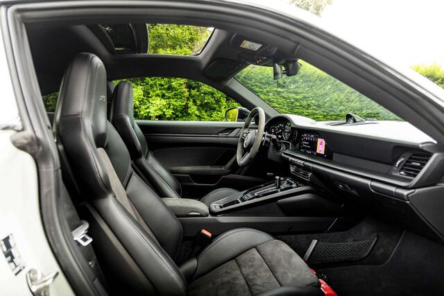 Porsche 992 4 GTS  Crayon  Pano  ACC  Matrix  BOSE 